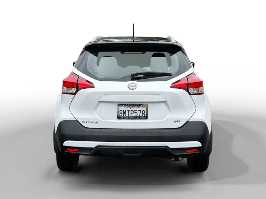 2019 Nissan Kicks SR photo 1