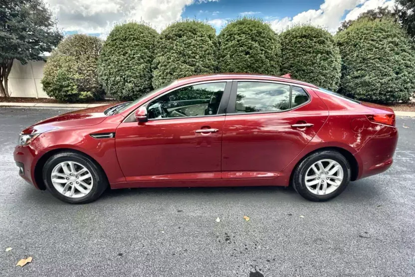 2013 Kia Optima LX photo 1