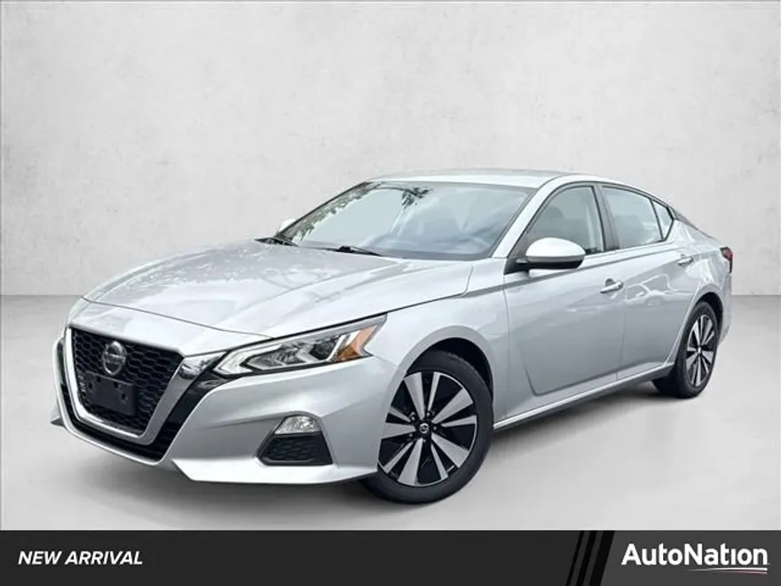 2022 Nissan Altima 2.5 SV photo 1