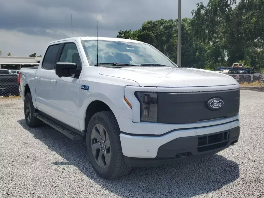 2025 Ford F-150 Lightning photo 1