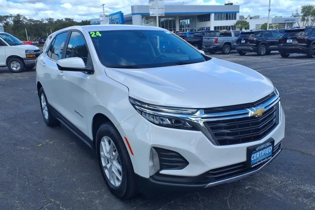 2024 Chevrolet Equinox LT photo 1