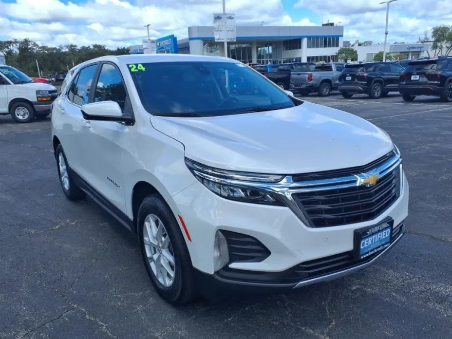 2024 Chevrolet Equinox LT photo 1