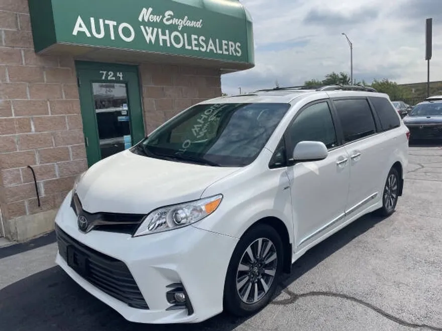 2018 Toyota Sienna XLE Premium photo 1