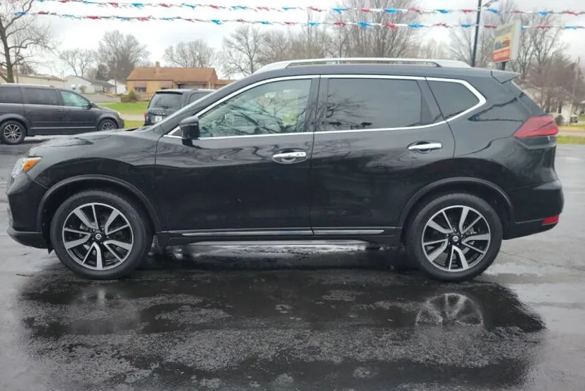 2020 Nissan Rogue SL photo 1
