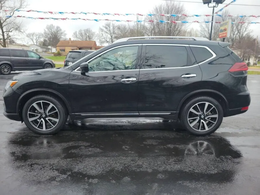 2020 Nissan Rogue SL photo 1