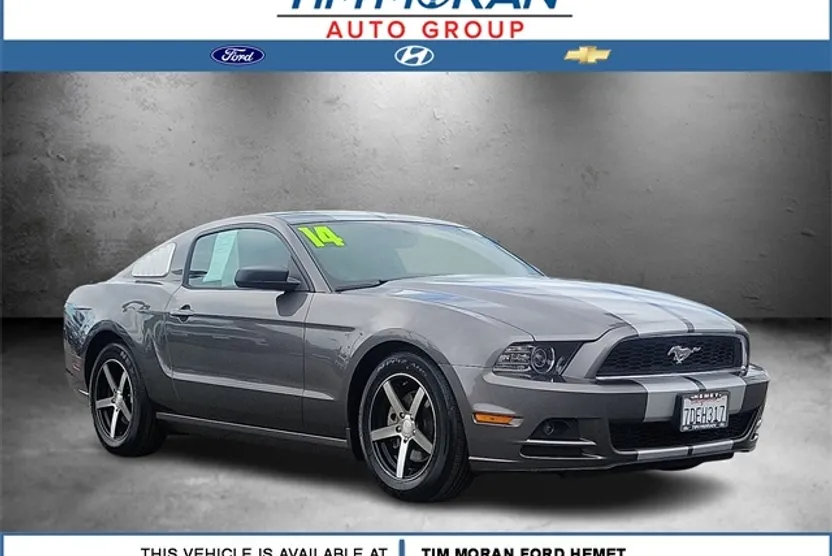 2014 Ford Mustang V6 photo 1