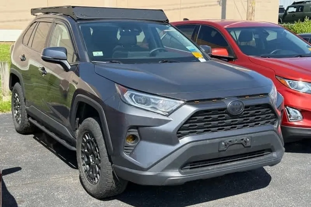 2020 Toyota RAV4 Hybrid XLE photo 1