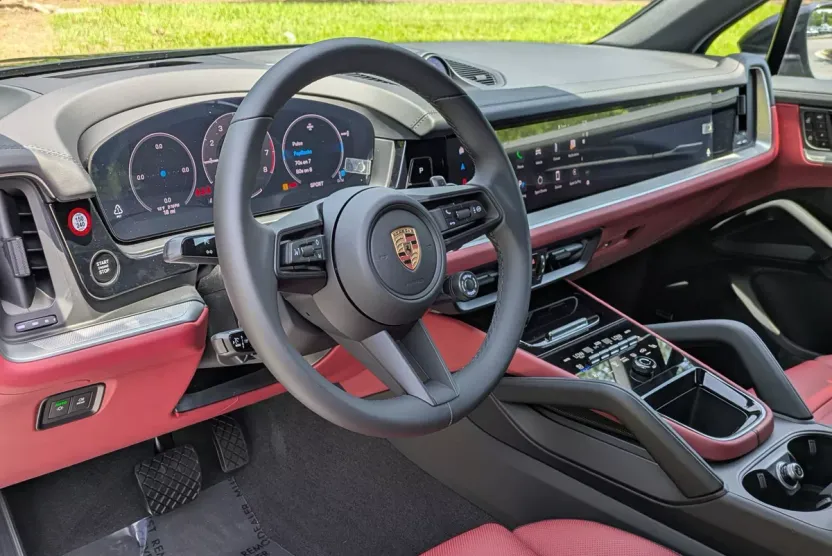 2025 Porsche Cayenne E-Hybrid photo 1