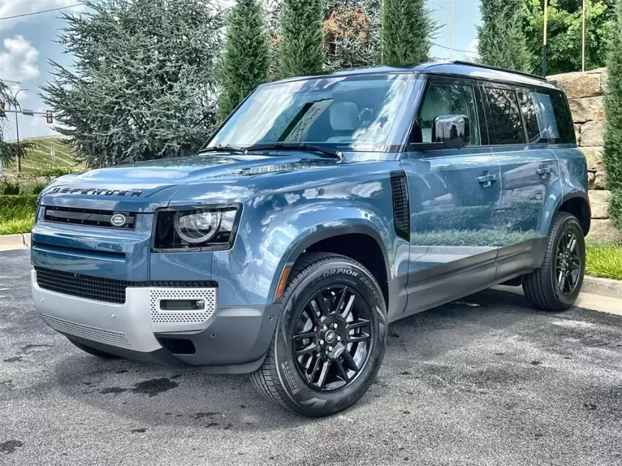 2025 Land Rover Defender 110 S photo 1