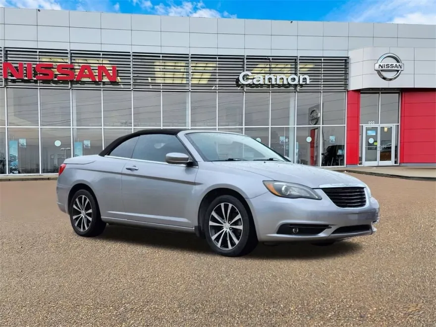 2014 Chrysler 200 S photo 1