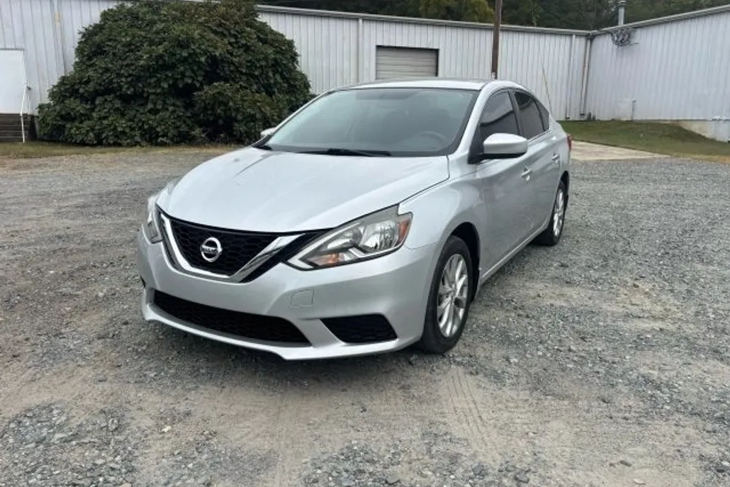 2017 Nissan Sentra S photo 1