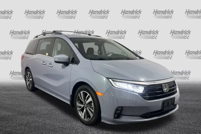 2023 Honda Odyssey Touring photo 1