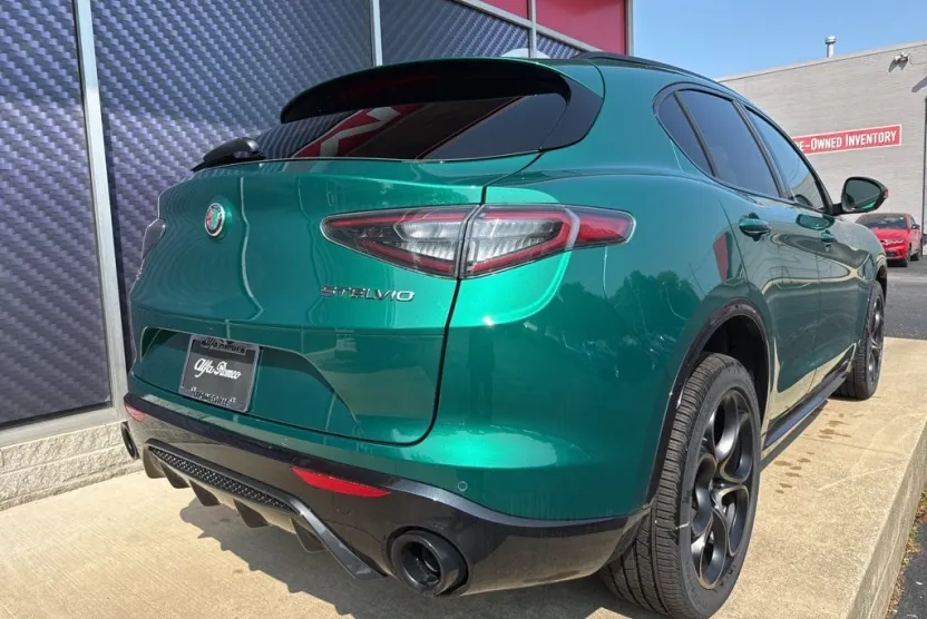 2025 Alfa Romeo Stelvio Sprint Base photo 1