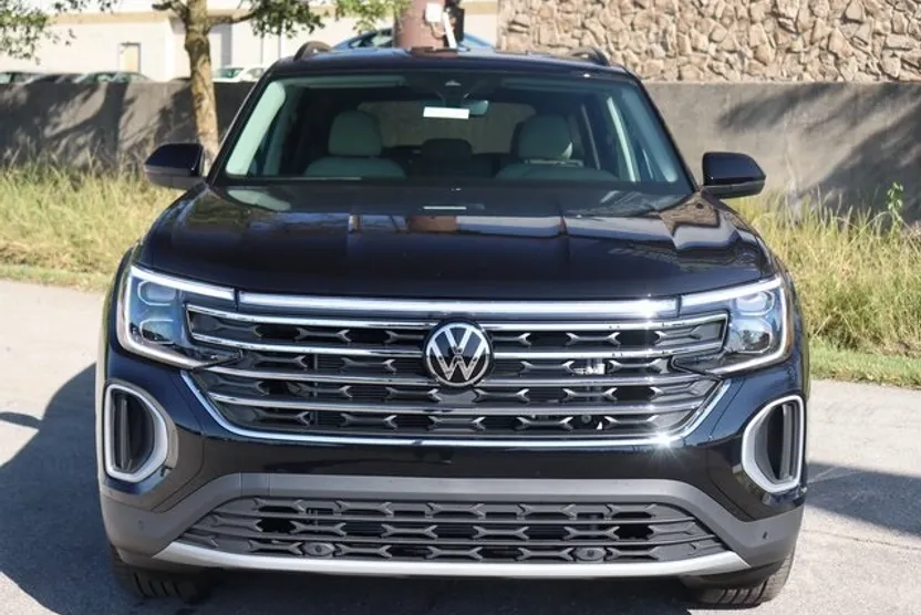 2026 Volkswagen Atlas SE Technology photo 1