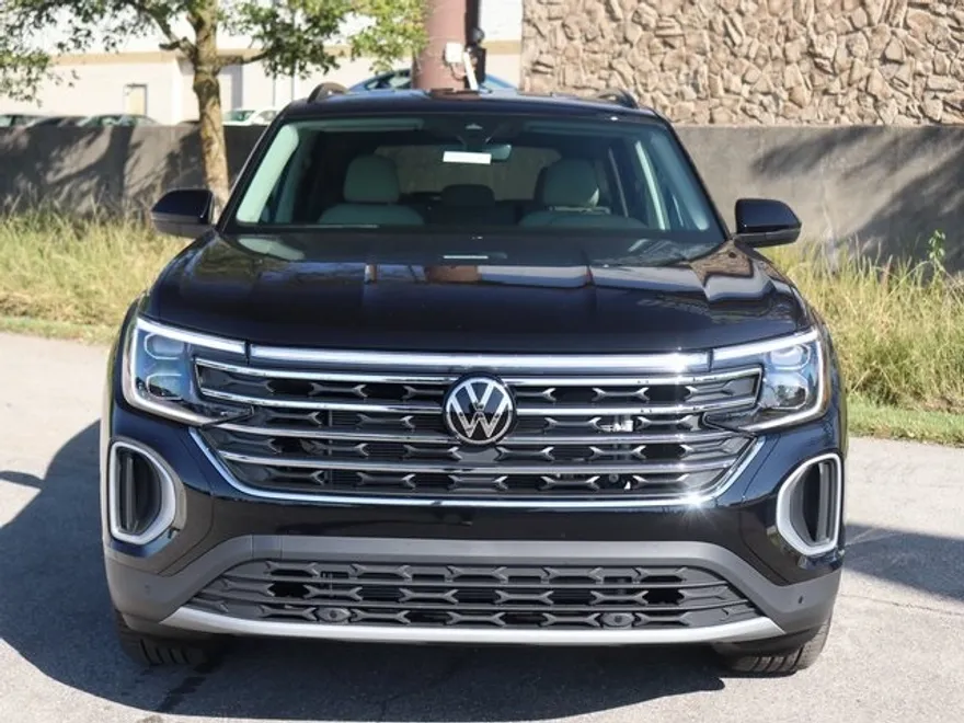 2026 Volkswagen Atlas SE Technology photo 1