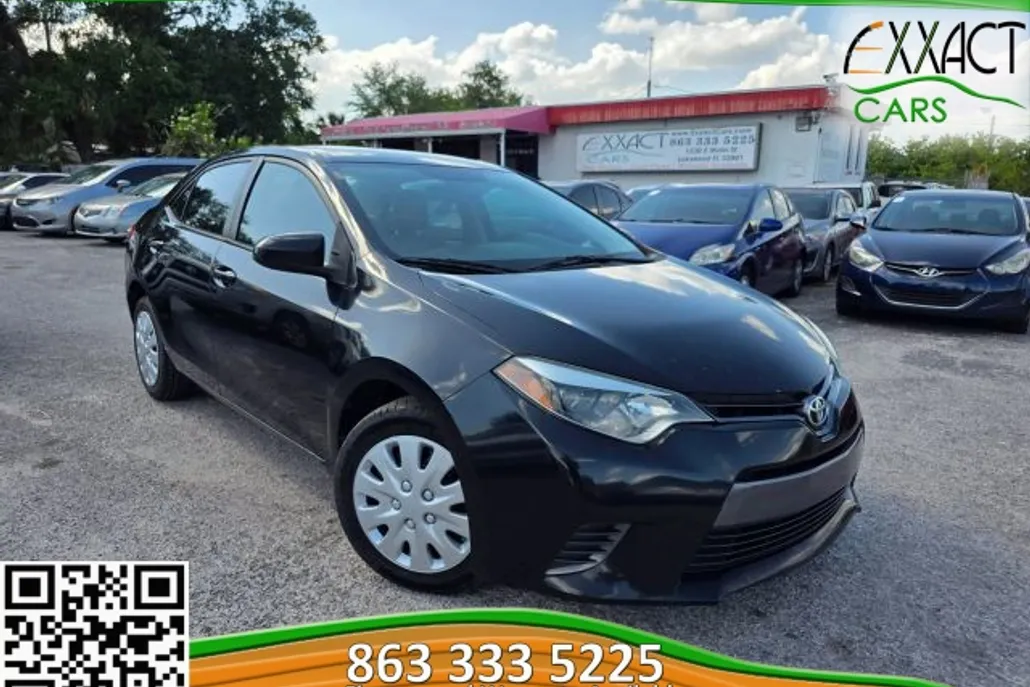 2016 Toyota Corolla LE photo 1