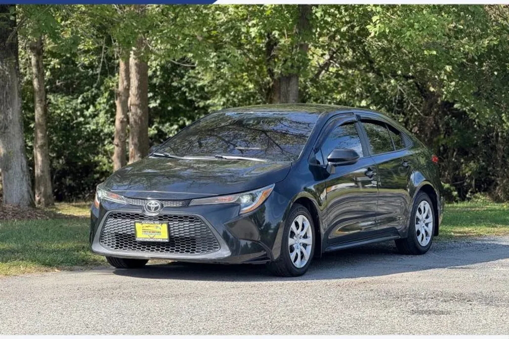2020 Toyota Corolla LE photo 1