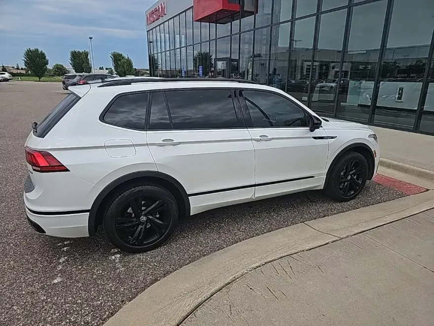 2023 Volkswagen Tiguan SE R-Line Black photo 1