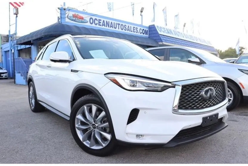 2019 Infiniti QX50 Essential photo 1