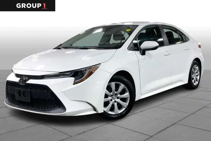 2022 Toyota Corolla LE photo 1
