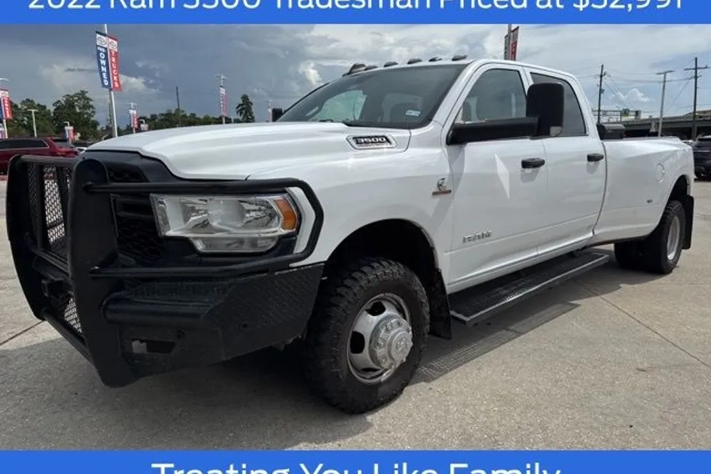 2022 Ram 3500 Tradesman photo 1