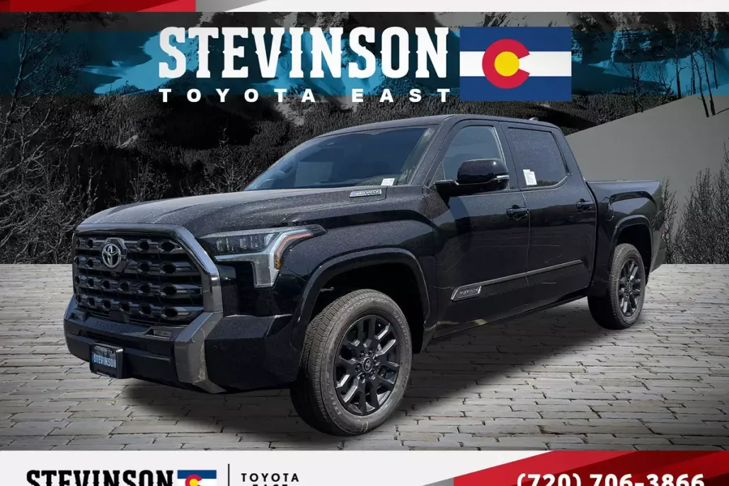 2025 Toyota Tundra Platinum CrewMax photo 1