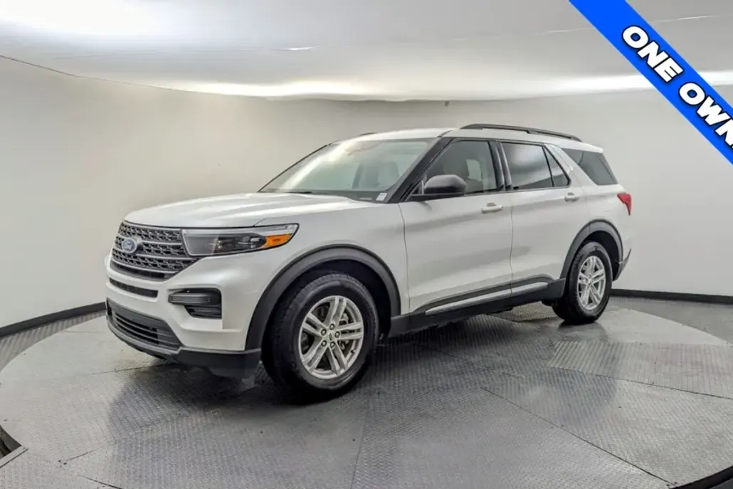 2022 Ford Explorer XLT photo 1