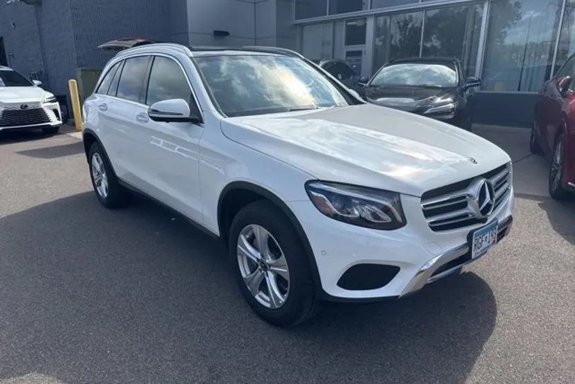 2018 Mercedes Benz GLC 300 4MATIC photo 1