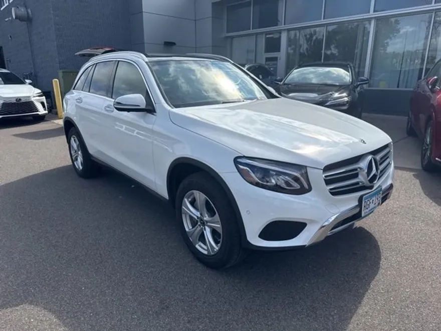 2018 Mercedes Benz GLC 300 4MATIC photo 1