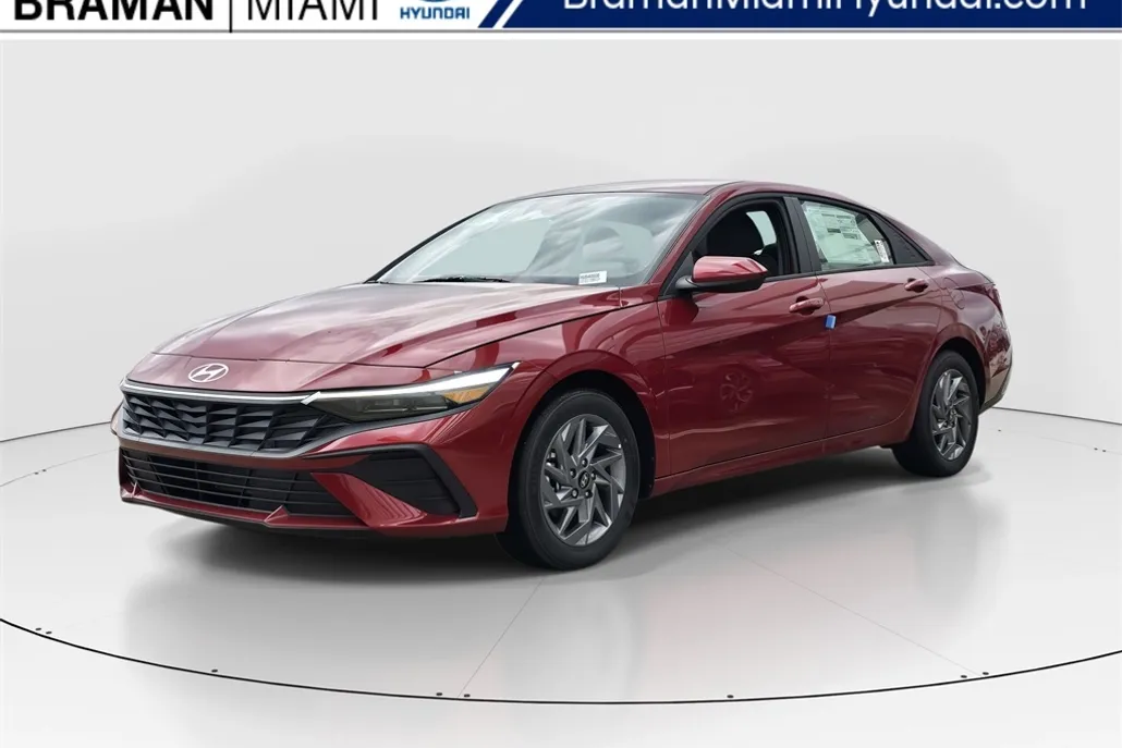 2025 Hyundai Elantra Hybrid photo 1
