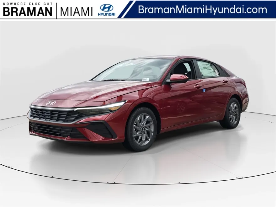 2025 Hyundai Elantra Hybrid photo 1
