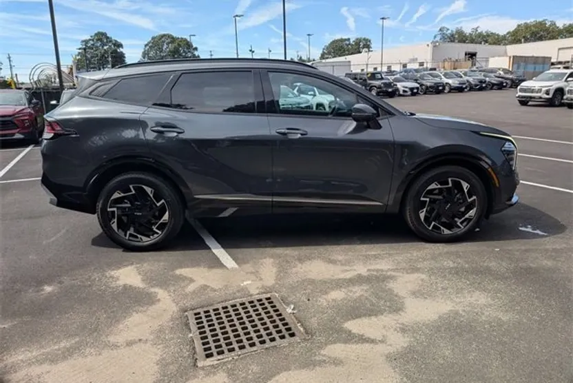 2023 Kia Sportage photo 1