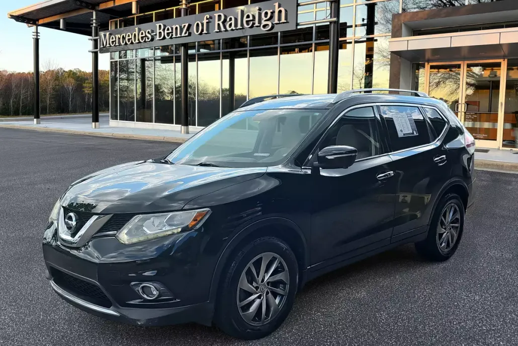 2015 Nissan Rogue SL photo 1