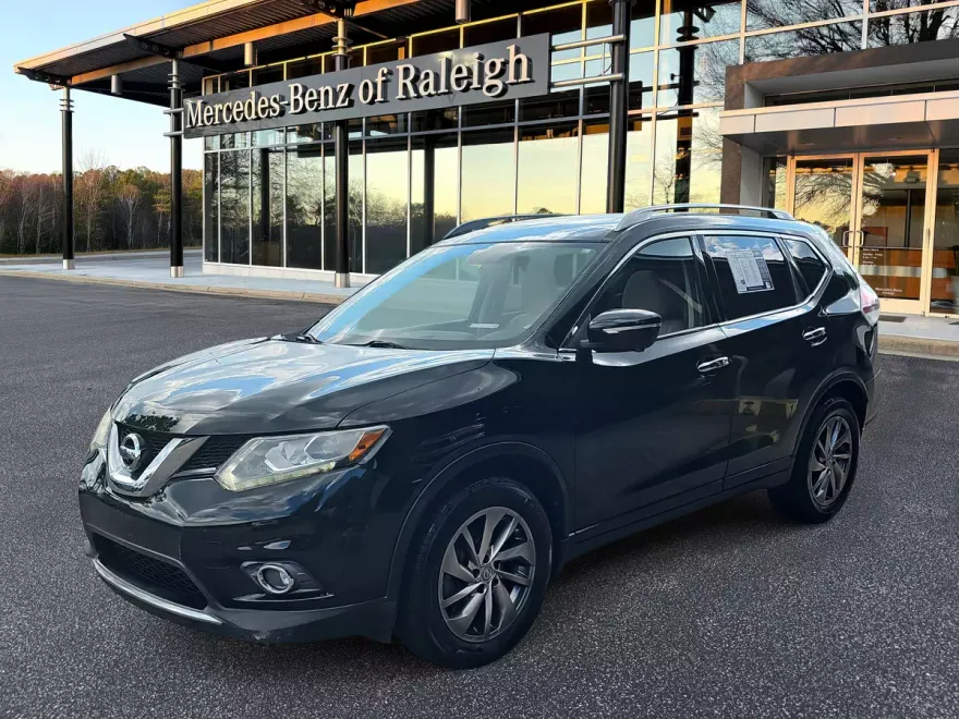 2015 Nissan Rogue SL photo 1