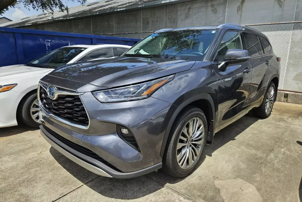 2020 Toyota Highlander Hybrid Platinum photo 1