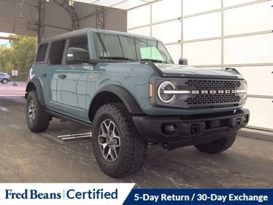 2023 Ford Bronco Badlands photo 1
