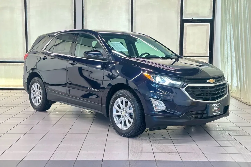 2020 Chevrolet Equinox LT photo 1