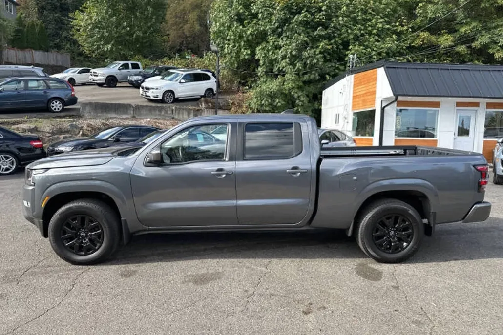 2023 Nissan Frontier SV photo 1