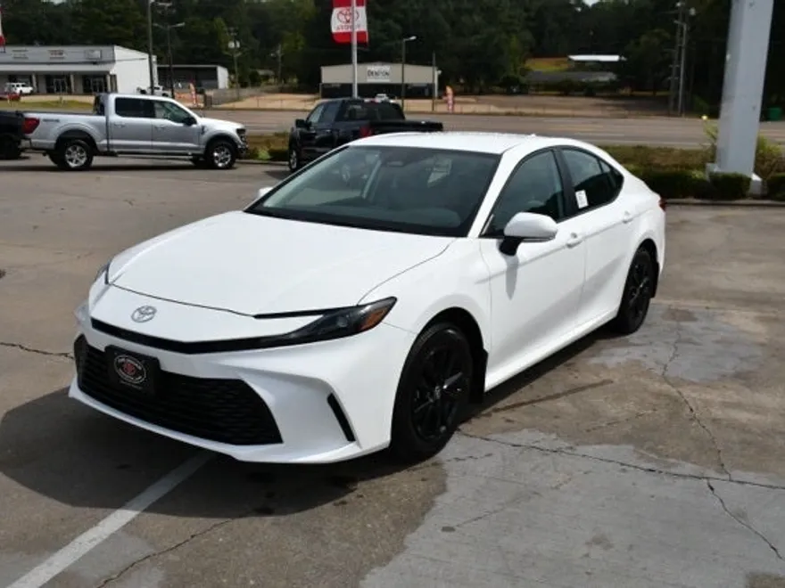 2026 Toyota Camry LE photo 1