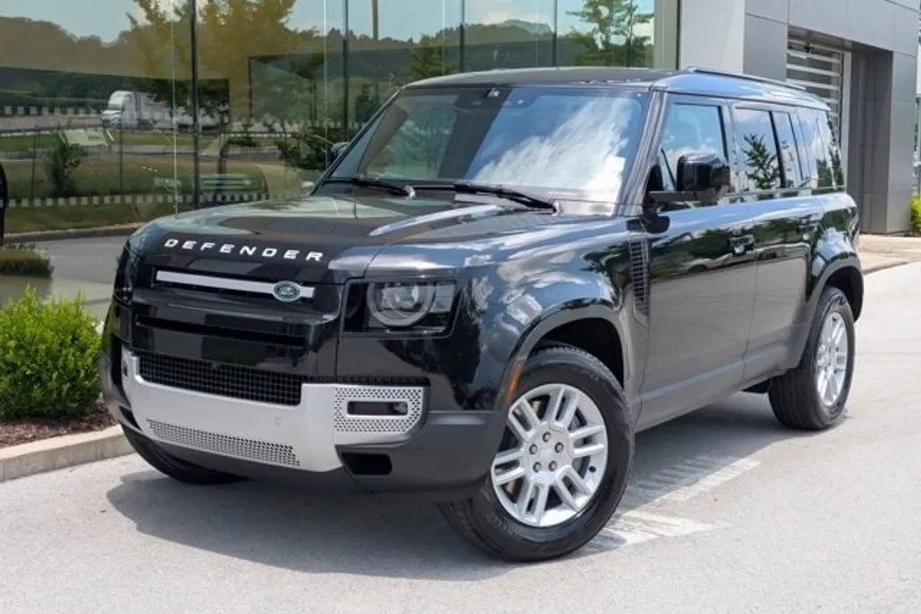 2025 Land Rover Defender 110 S photo 1