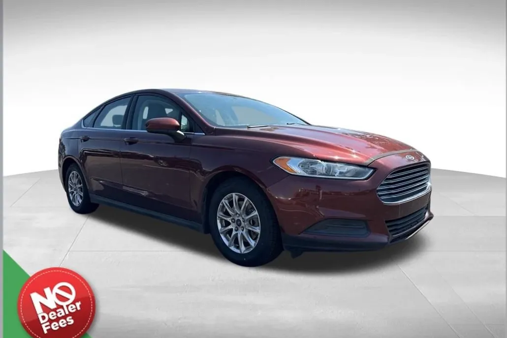 2015 Ford Fusion S photo 1