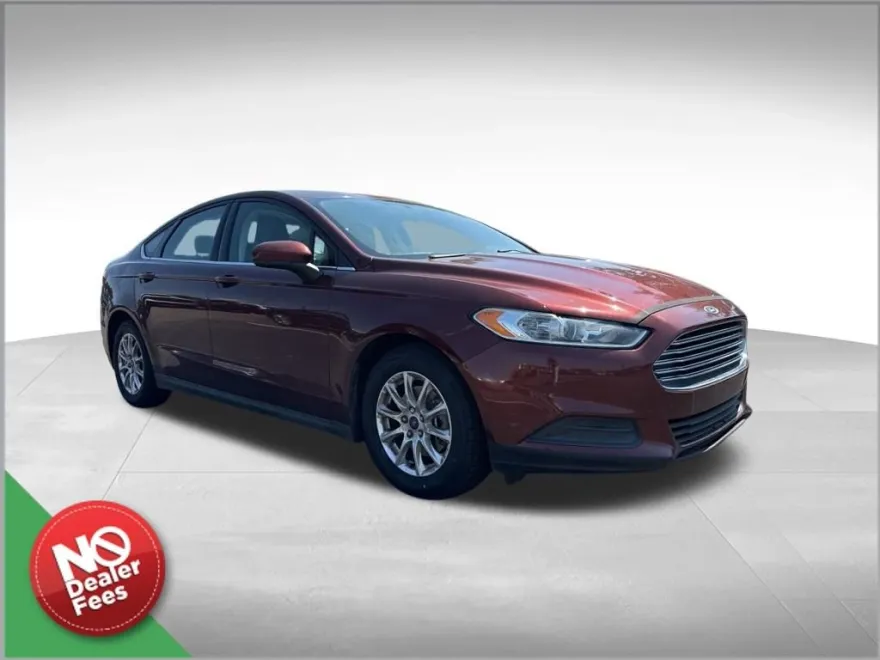 2015 Ford Fusion S photo 1