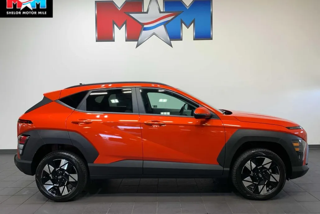 2025 Hyundai Kona SEL photo 1