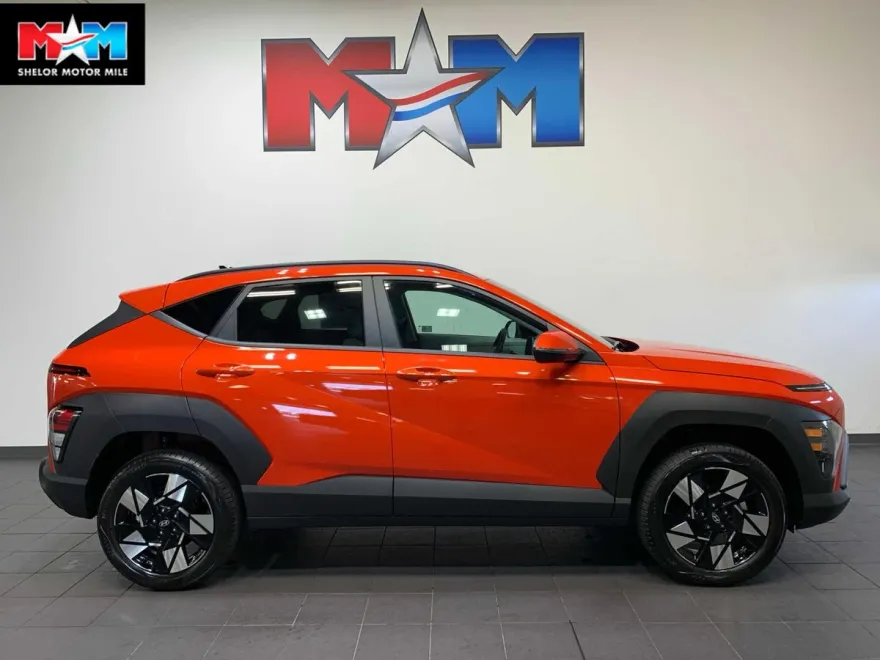 2025 Hyundai Kona SEL photo 1