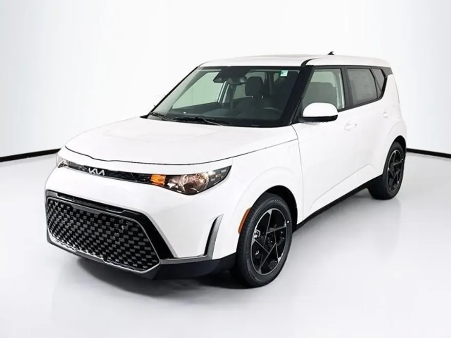 2025 Kia Soul EX photo 1