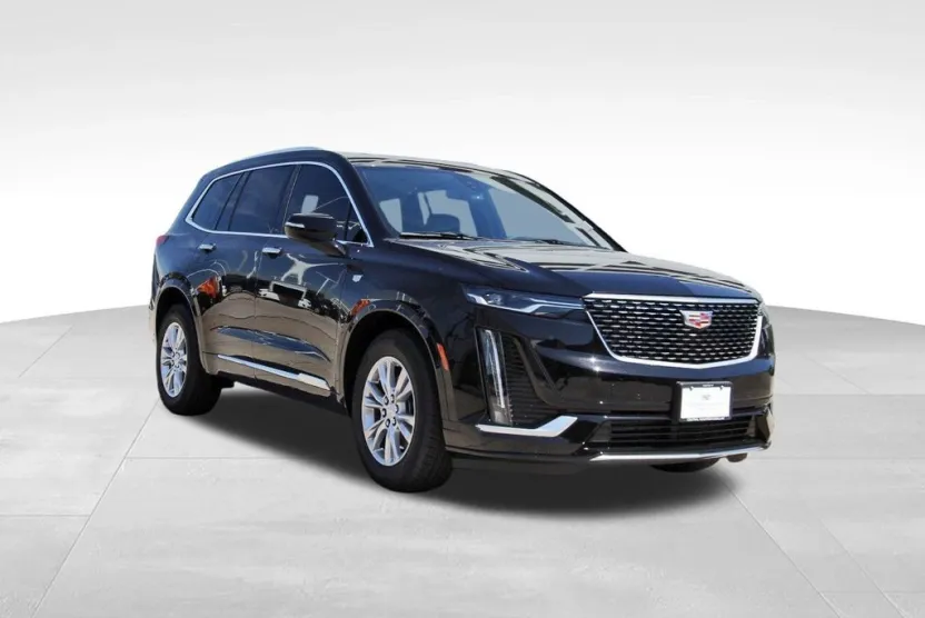 2025 Cadillac XT6 Luxury photo 1