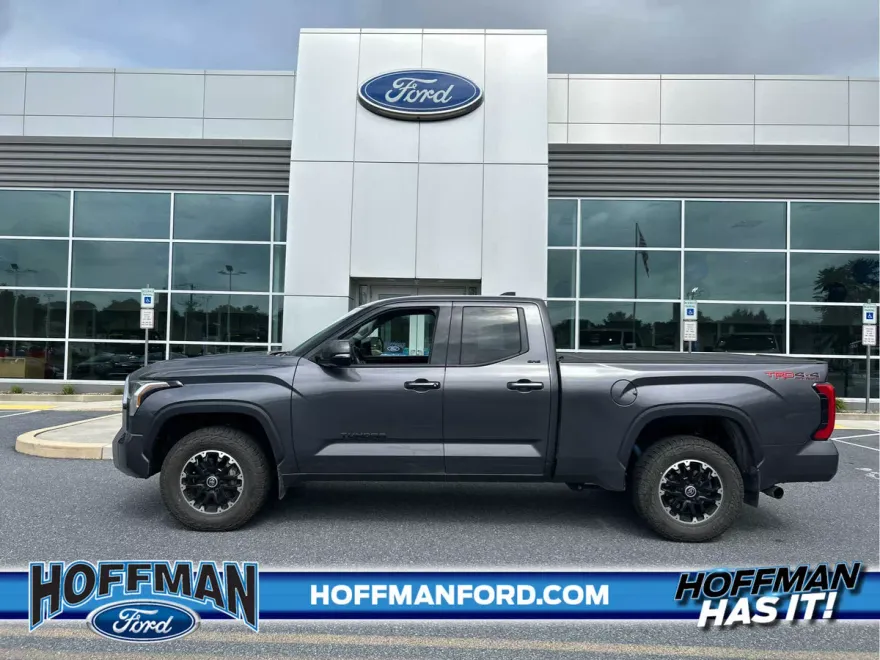 2022 Toyota Tundra SR5 photo 1