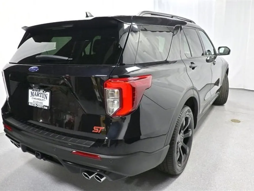 2024 Ford Explorer ST photo 1