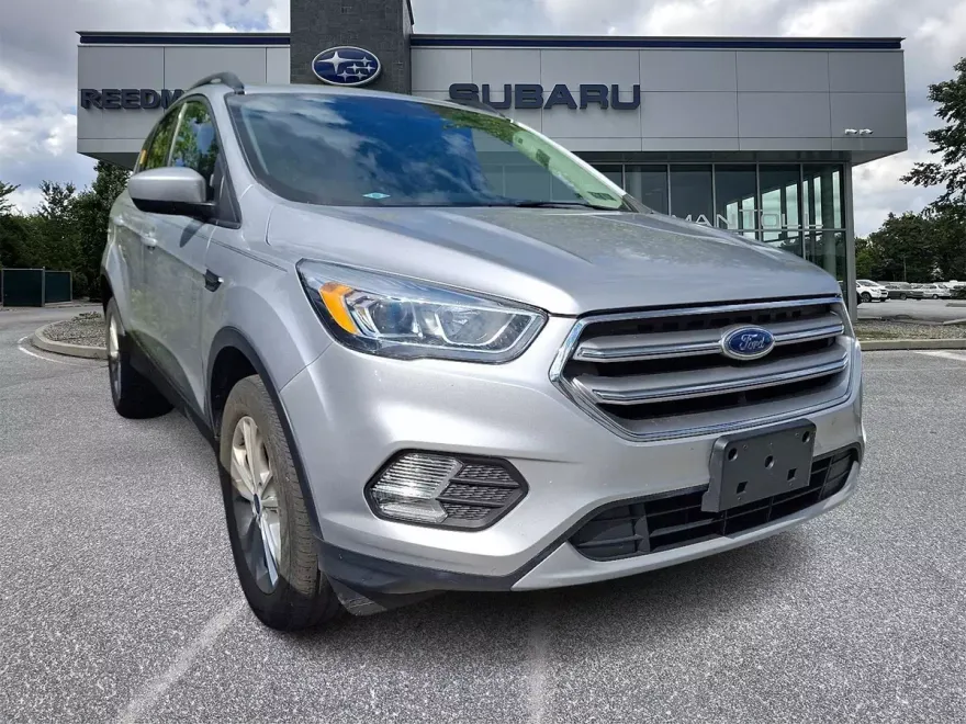 2017 Ford Escape SE Sport photo 1