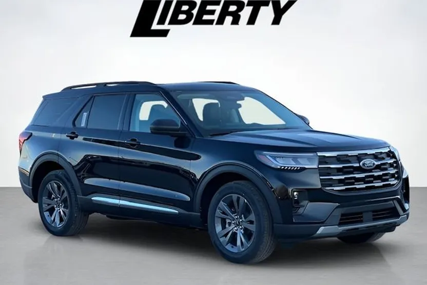 2025 Ford Explorer photo 1